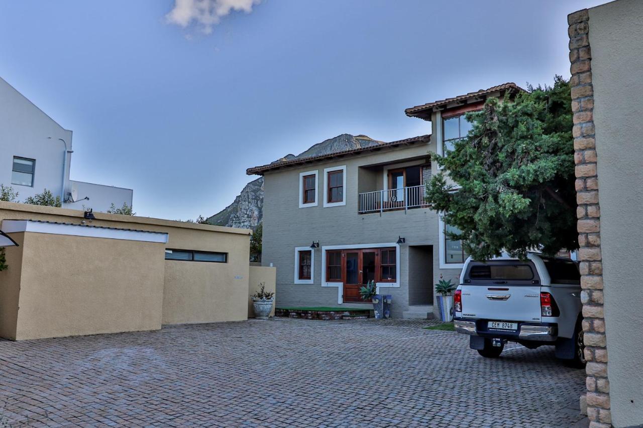 Lavender Manor Guest Lodge Hermanus Exterior photo